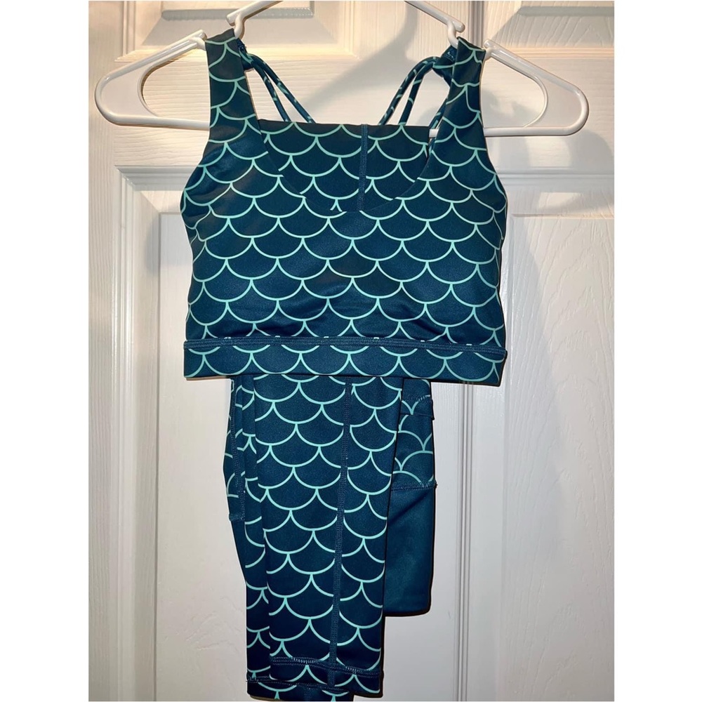 Constantly Varied Gear - Siren pattern butterfly back bra - medium